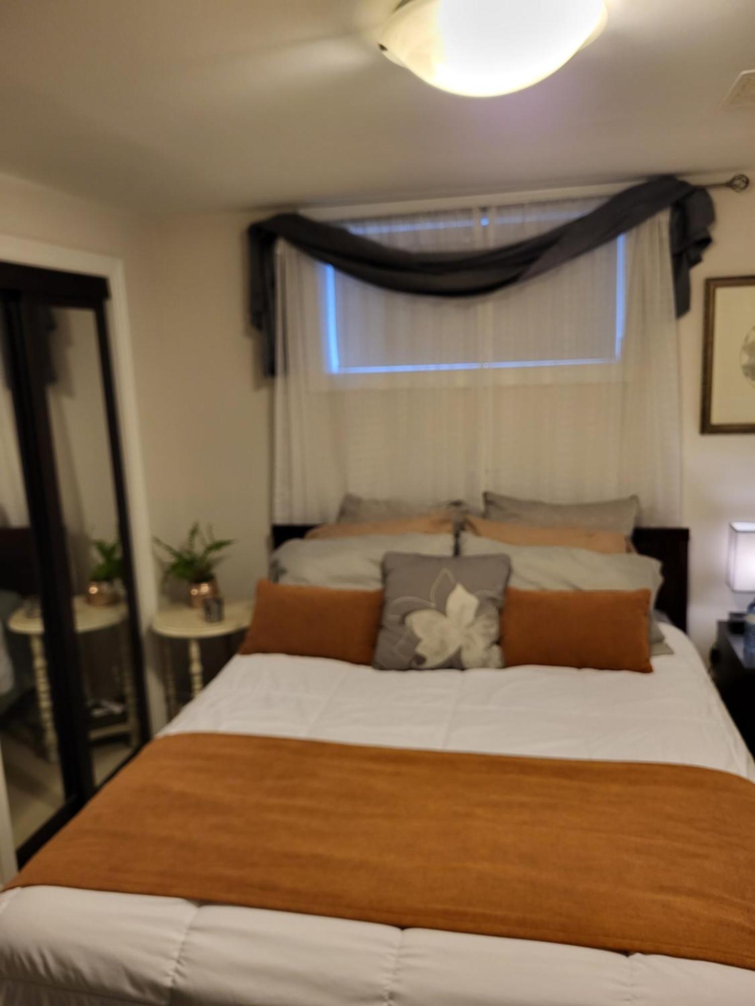 Cozy Grimsby Suite w/ hot tub&high-speed wifi Zewnętrze zdjęcie